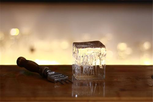 调酒为什么要转冰块 调酒转动的冰块如何制作632 / 作者:UFO爱好者 / 帖子ID:88177