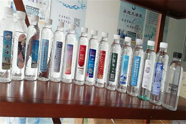 一直喝矿泉水有问题吗 长期喝矿泉水的危害有哪些913 / 作者:UFO爱好者 / 帖子ID:87792