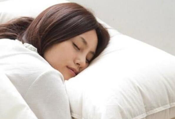 枕头是枕头还是枕脖子 枕头不合适会有哪些危害571 / 作者:UFO爱好者 / 帖子ID:88005