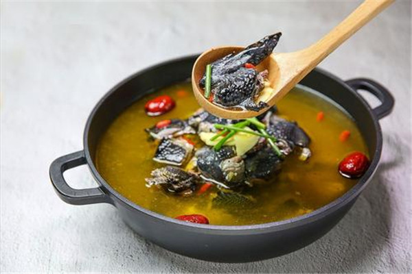 乌骨鸡是发物吗 哪类人群不可以喝乌骨鸡汤178 / 作者:UFO爱好者 / 帖子ID:87572 乌骨鸡是发物吗 哪类人群不可以喝乌骨鸡汤178 / 作者:UFO爱好者 / 帖子ID:87572