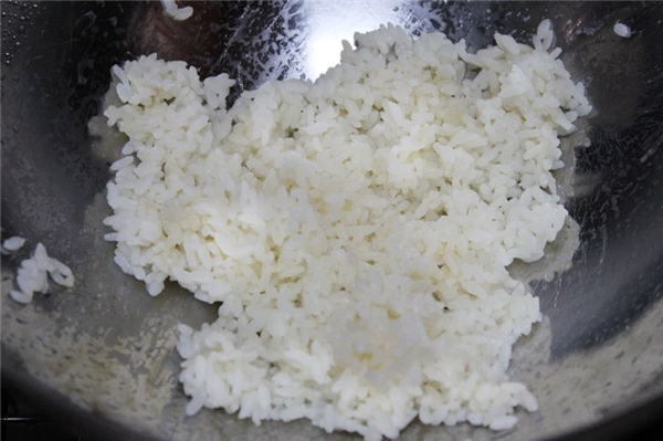 吃冷饭对身体有危害吗 吃冷饭有哪些具体影响646 / 作者:UFO爱好者 / 帖子ID:87421