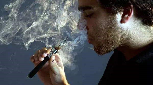 电子烟是否有害健康 电子烟对身体危害有哪些550 / 作者:UFO爱好者 / 帖子ID:87318