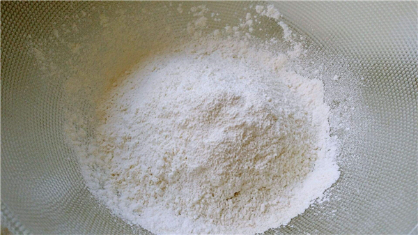 面粉受潮了怎么烘干 放太阳下晒干就好了637 / 作者:UFO爱好者 / 帖子ID:86952