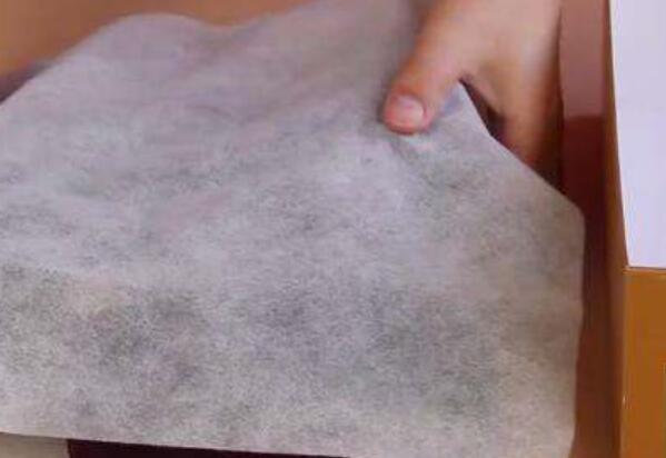 鞋盒的白布是干什么用的 防潮除异味用处很多898 / 作者:UFO爱好者 / 帖子ID:86558