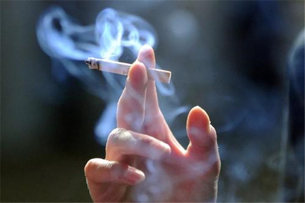 抽爆珠烟的危害有哪些 抽爆珠烟危害比普通香烟更大866 / 作者:UFO爱好者 / 帖子ID:86484