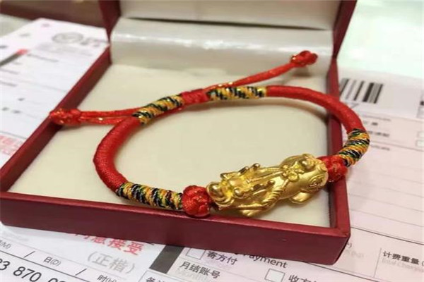 空心貔貅压扁了怎么办 可以用棍子将貔貅顶还原965 / 作者:UFO爱好者 / 帖子ID:84527