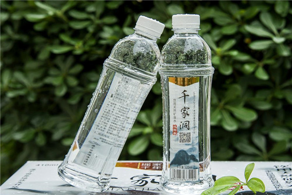 吃药用矿泉水可以吗 矿泉水会和药的成分发生反应吗217 / 作者:UFO爱好者 / 帖子ID:83633