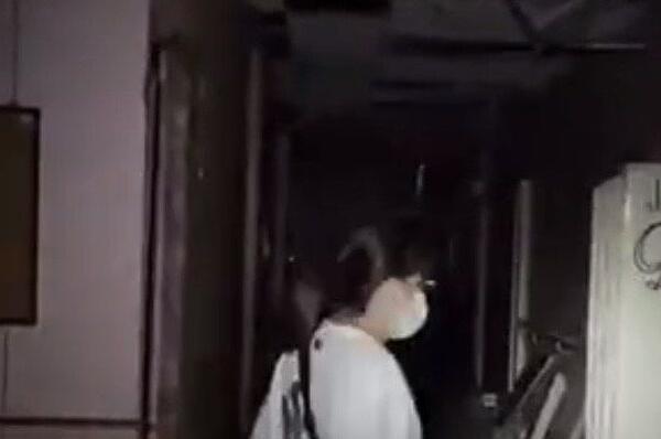 台湾探险主播去医院探险 惊现只有上半截的上吊尸体（慎入）75 / 作者:UFO爱好者 / 帖子ID:101400