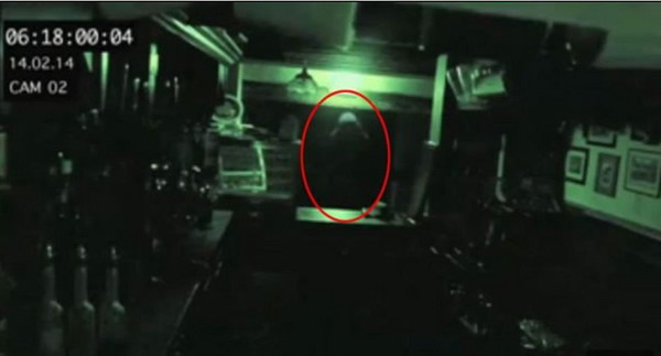 英国763年历史老酒馆“老人与镰刀”拍到鬼魂现身509 / 作者:UFO爱好者 / 帖子ID:86308
