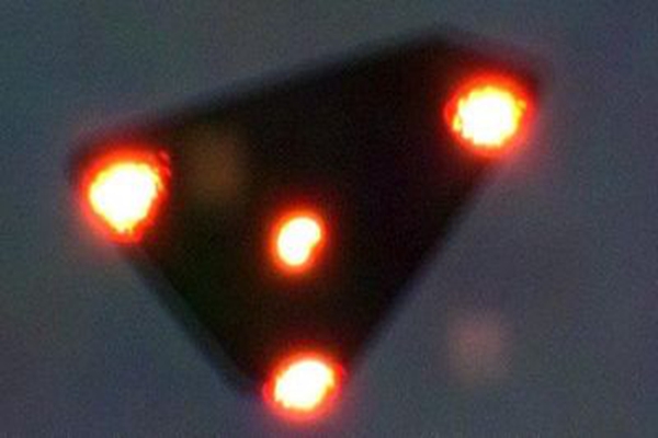 比利时事件揭秘：千人目击UFO，逃脱空军雷达速度超音速409 / 作者:UFO爱好者 / 帖子ID:104202