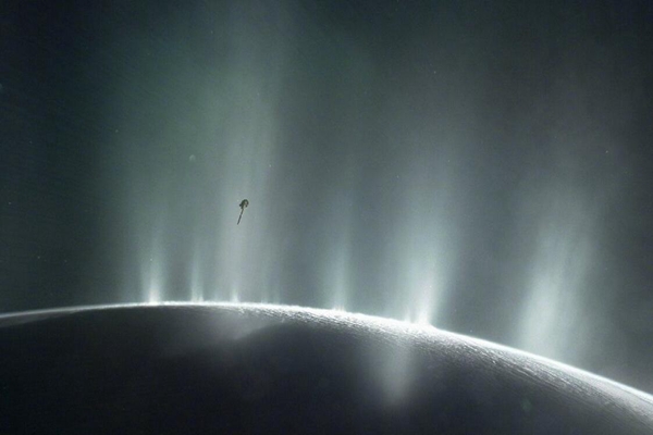 木卫二发现鲸鱼?NASA观测到惊人景象，木卫二上或存生命997 / 作者:UFO爱好者 / 帖子ID:82020