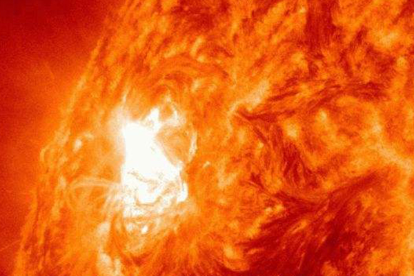 为什么人类到不了太阳?核心温度高达1500万摄氏度473 / 作者:UFO爱好者 / 帖子ID:82115 为什么人类到不了太阳?核心温度高达1500万摄氏度473 / 作者:UFO爱好者 / 帖子ID:82115