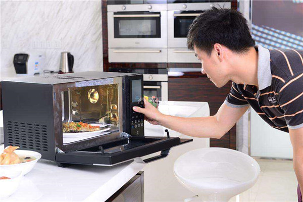 什么样的饭盒可以放进微波炉中？陶瓷和不锈钢皆可296 / 作者:UFO爱好者 / 帖子ID:89939