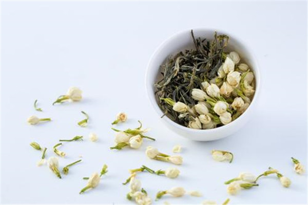 普洱茶能和菊花一起泡吗 有清热解暑的功效(适合降火)799 / 作者:UFO爱好者 / 帖子ID:89850