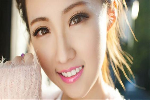 美瞳可以戴着睡觉吗 佩戴美瞳需要注意什么378 / 作者:UFO爱好者 / 帖子ID:89771