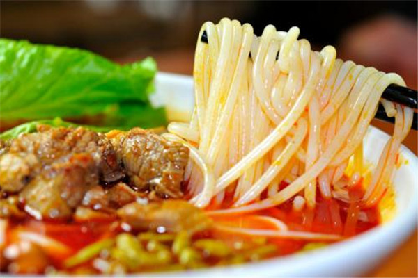 麻辣烫和米线哪个热量高 减肥期间能吃米粉吗321 / 作者:UFO爱好者 / 帖子ID:89756