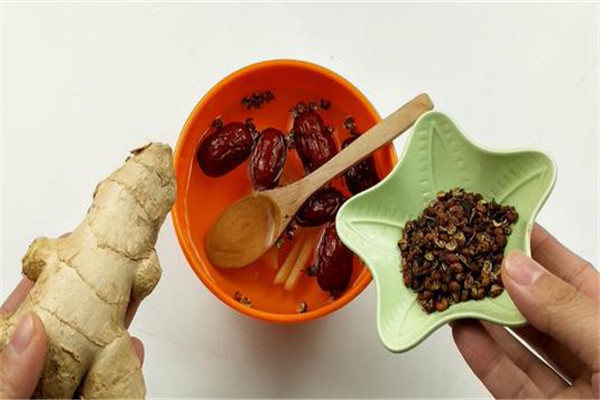 湿气太重怎么排出来 湿气过重的表现有哪些969 / 作者:UFO爱好者 / 帖子ID:89636