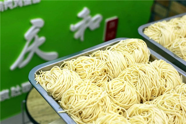 煮面时用冷水还是热水 冷水煮开后下锅(冷水煮面易浑浊)480 / 作者:UFO爱好者 / 帖子ID:89382