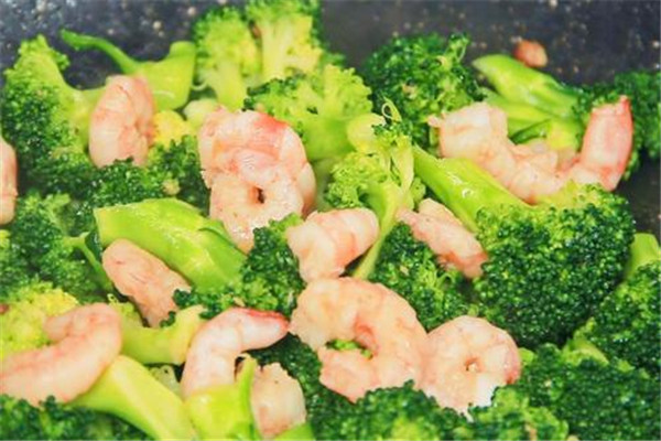 西兰花和虾可以一起吃吗 海鲜过敏者/婴儿不易食用839 / 作者:UFO爱好者 / 帖子ID:89327