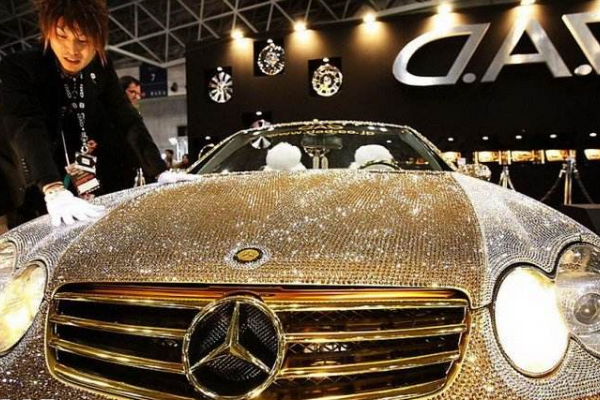 钻石跑车7298100亿元?钻石车是真的吗（24K镀金镶钻）50 / 作者:UFO爱好者 / 帖子ID:102372