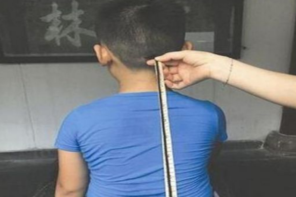 世界上胎毛最长的人:9年未剪胎毛(长达60厘米)888 / 作者:UFO爱好者 / 帖子ID:94666