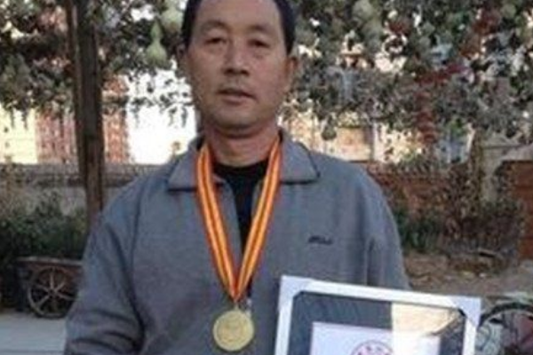 世界上结最多葫芦的葫芦藤:一根藤结656个(需半小时数)397 / 作者:UFO爱好者 / 帖子ID:94604