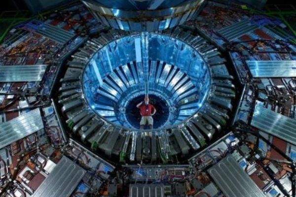 世界上最大的粒子加速器：深埋百米地下(全长27公里)705 / 作者:UFO爱好者 / 帖子ID:93504
