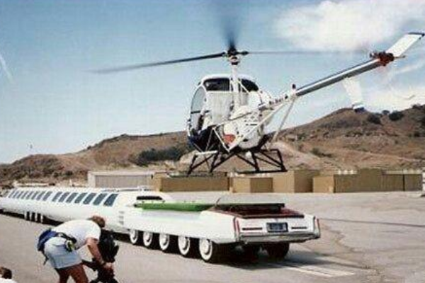 世界上最长的轿车：全长30米(自带豪华停机坪)524 / 作者:UFO爱好者 / 帖子ID:93498