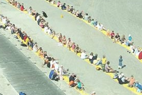 世界上最长的海滩毛巾:长达8百多米(1000人共同完成)235 / 作者:UFO爱好者 / 帖子ID:93169