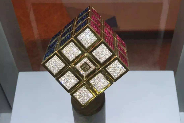 世界最贵的十大玩具:几乎都镶金带钻(第一值800万美金)435 / 作者:UFO爱好者 / 帖子ID:92577