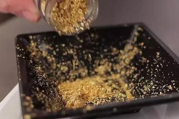 世界上最贵的面包:足足有250毫克金粉(每个价值903元)967 / 作者:UFO爱好者 / 帖子ID:90532