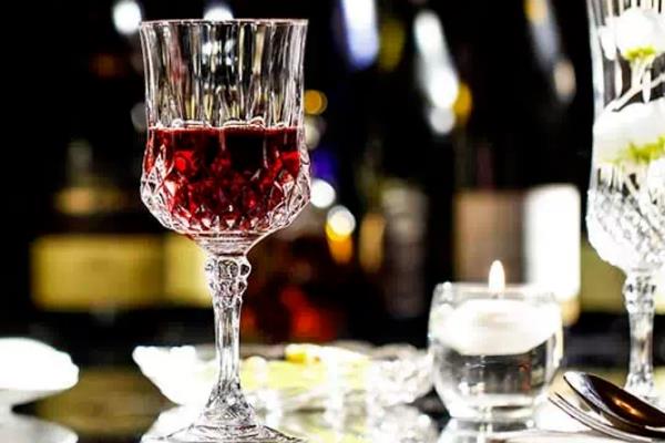 世界上最贵的伏特加酒:价值725万美金(镶嵌三千颗钻石)220 / 作者:UFO爱好者 / 帖子ID:90527