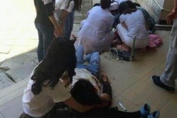 云南大学砍人事件:男子闯女生宿舍追砍(行凶前发威胁信)412 / 作者:UFO爱好者 / 帖子ID:101041