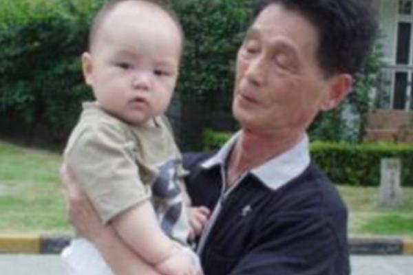 徐宝宝事件医生有错吗?值班玩游戏(重大渎职/吊销执照)873 / 作者:UFO爱好者 / 帖子ID:101084