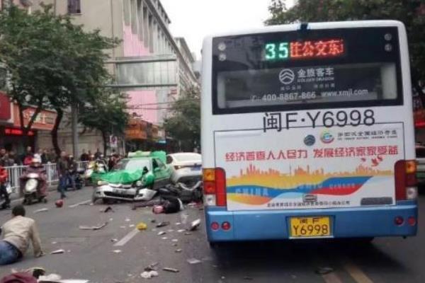 龙岩劫持公交车事件:持刀劫车8死25伤(与居委会有矛盾)749 / 作者:UFO爱好者 / 帖子ID:100841