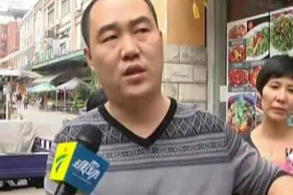 广州白云区网吧砍人案:两名嫌犯在网吧被盘查(砍伤民警)52 / 作者:UFO爱好者 / 帖子ID:100856
