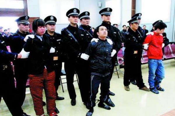 5·2贺州地税局长灭门案:胞妹杀四口人(妄图占姐姐遗产)333 / 作者:UFO爱好者 / 帖子ID:100807