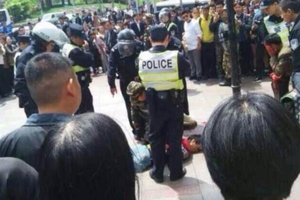 上海人民广场杀人案结果如何?女子被捅数刀(男子仅擦伤)787 / 作者:UFO爱好者 / 帖子ID:100613