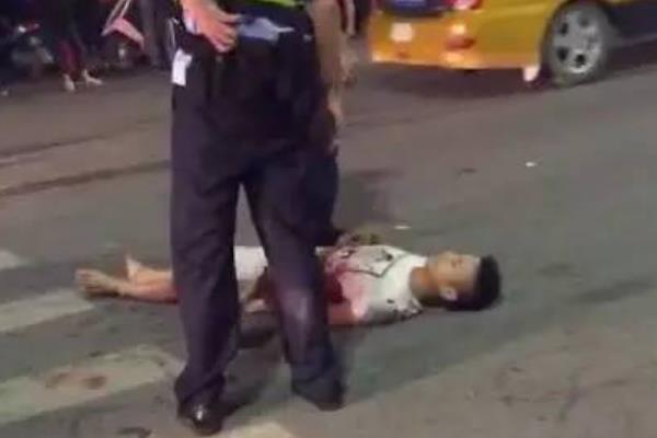 东莞街头械斗事件:两百人持械斗殴(16岁少年被砍死)48 / 作者:UFO爱好者 / 帖子ID:100615