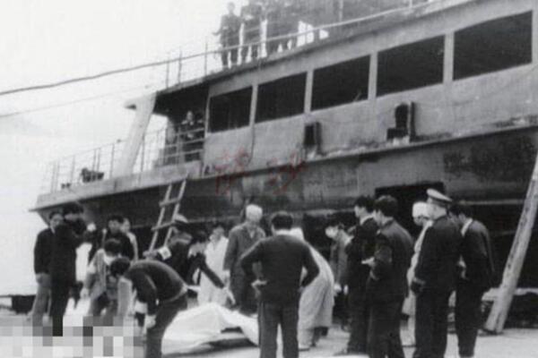 千岛湖惨案的始末:三名暴徒残忍杀害32人(船毁人亡)911 / 作者:UFO爱好者 / 帖子ID:100593