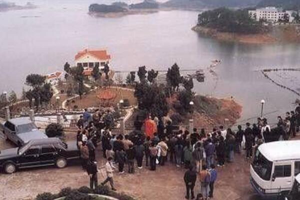千岛湖惨案的始末:三名暴徒残忍杀害32人(船毁人亡)146 / 作者:UFO爱好者 / 帖子ID:100593