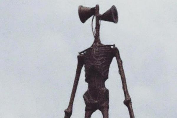 汽笛人是否真的存在?长有血盆大口(会模拟人的声音猎杀)449 / 作者:UFO爱好者 / 帖子ID:100452