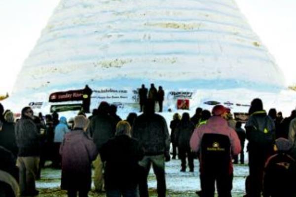 世界上最高的雪人:仅比自由女神矮数英尺(总高37米)800 / 作者:UFO爱好者 / 帖子ID:90003