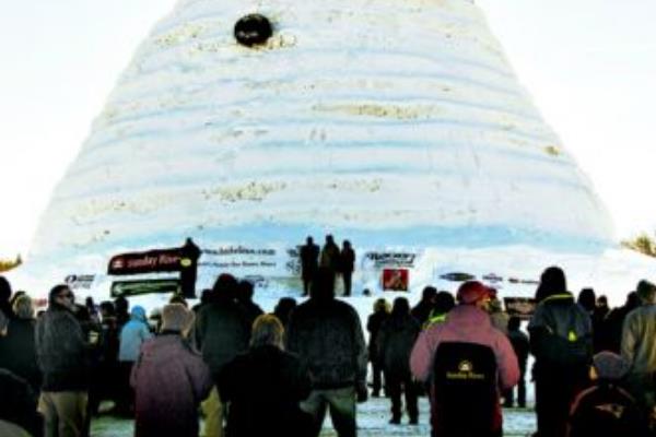 世界上最高的女雪人:身高达37米(光积雪就用了1300万磅)885 / 作者:UFO爱好者 / 帖子ID:90006