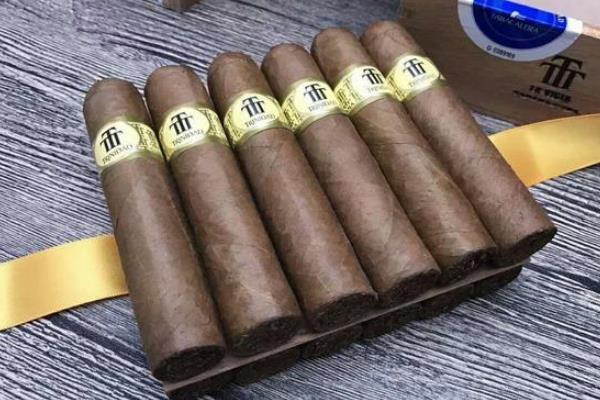 世界十大最贵香烟排行榜:第一采用白金制盒(一盒值66万)342 / 作者:UFO爱好者 / 帖子ID:89915