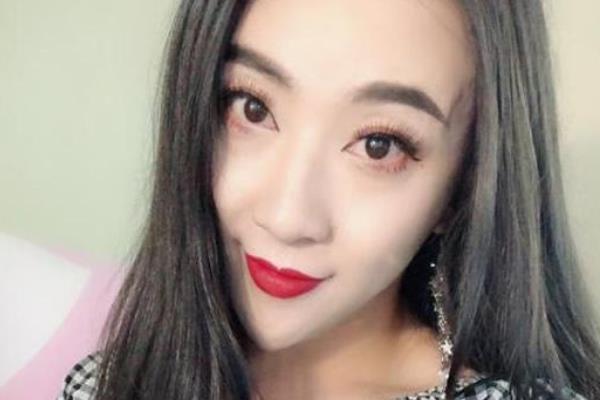 快手网红张开凤是男的女的?网传曾去泰国做变性手术410 / 作者:UFO爱好者 / 帖子ID:73601