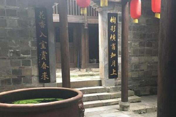 王家大院为什么说恐怖?抗战时多人在此避难(被倭寇杀害)956 / 作者:UFO爱好者 / 帖子ID:73482