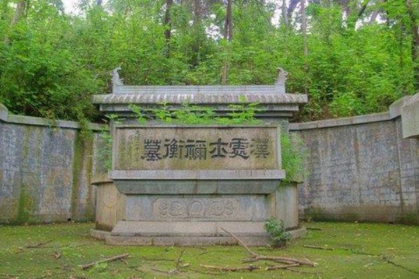 衣冠冢是什么意思?仅以死者遗物埋葬(多是尸骨无存者)941 / 作者:UFO爱好者 / 帖子ID:72275