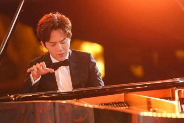 中国著名钢琴家有谁?最出名的是朗朗(17岁一曲成名)942 / 作者:UFO爱好者 / 帖子ID:70642