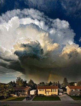 空中有群水做的“象” 积雨云 暴风云499 / 作者:UFO爱好者 / 帖子ID:69699